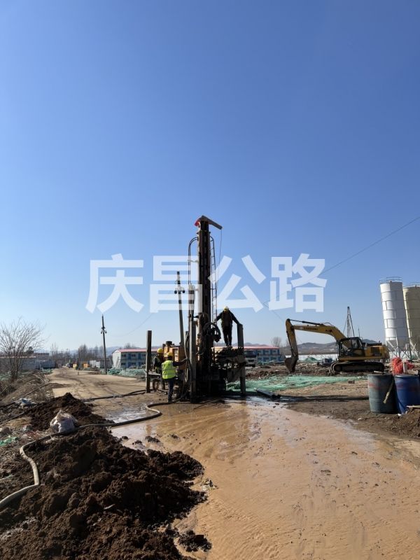 路面壓漿施工：提升道路質(zhì)量，改善交通環(huán)境！
